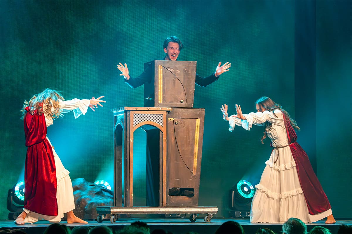 Foto's van Illusionist Nigel Otermans tijdens tv-optredens