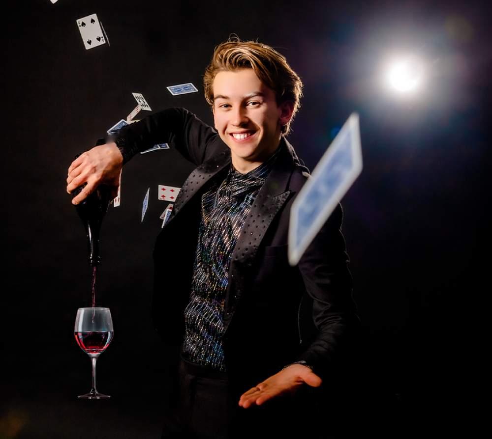 Foto's van Illusionist Nigel Otermans tijdens tv-optredens